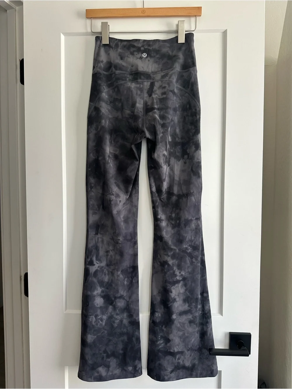 Lululemon Groove Super-High-Rise Flared Pant Nulu Size 6